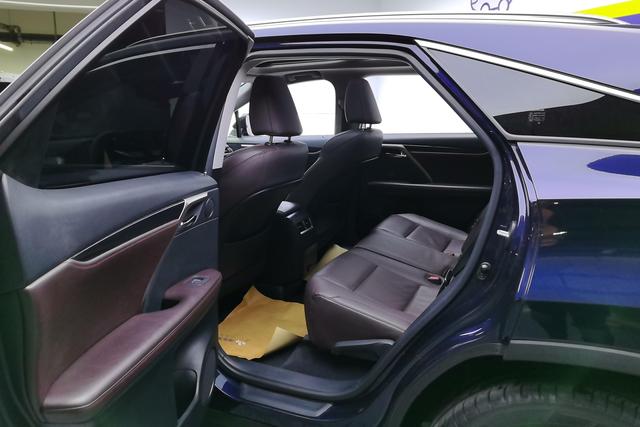 Lexus RX 2020 300 4 WD — фото 16