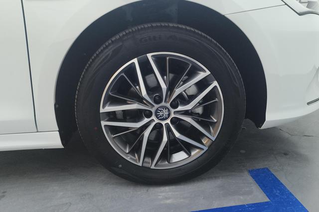 BYD QIN PLUS Hybrid 2021 — фото 10