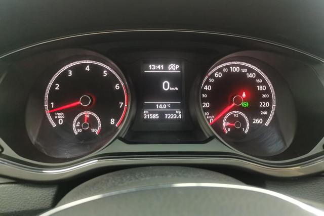 Volkswagen Passat 2017 330 TSI DSG — фото 13