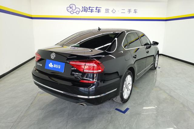 Volkswagen Passat 2017 330 TSI DSG — фото 3