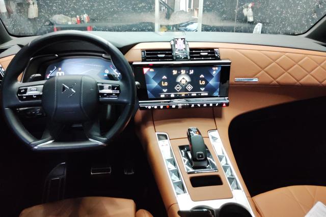 DS 7 2018 Красный из Китая, фото 2