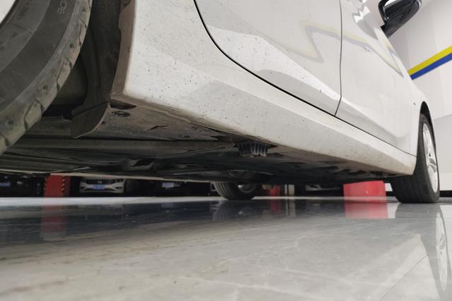 BMW 1 series id 3856353 из Китая 12