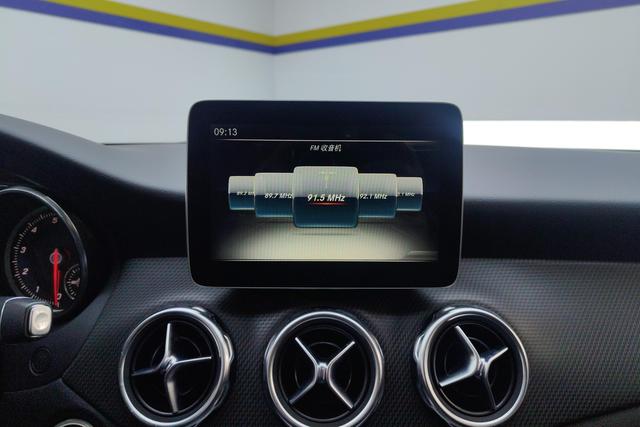 Mercedes-Benz GLA 2018 Красный из Китая