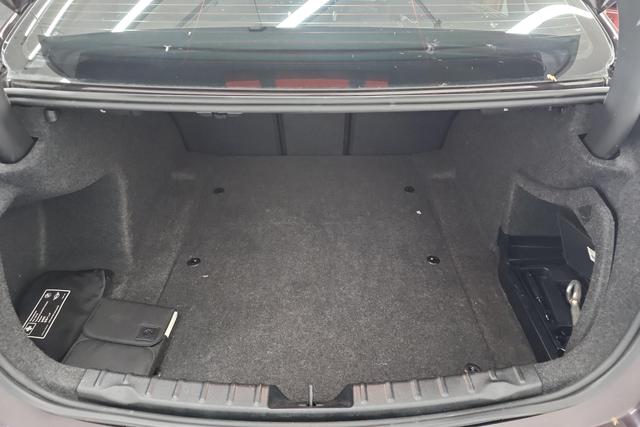 BMW 3 series id 3824689 из Китая 14