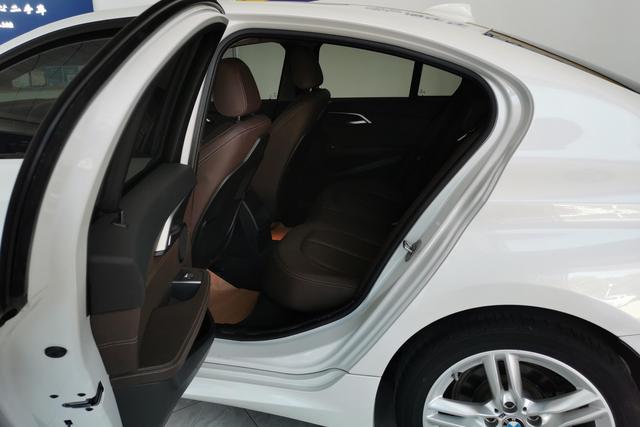 BMW 1 series id 3824690 из Китая 11