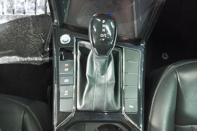 Volkswagen Passat id 3784585 из Китая 10