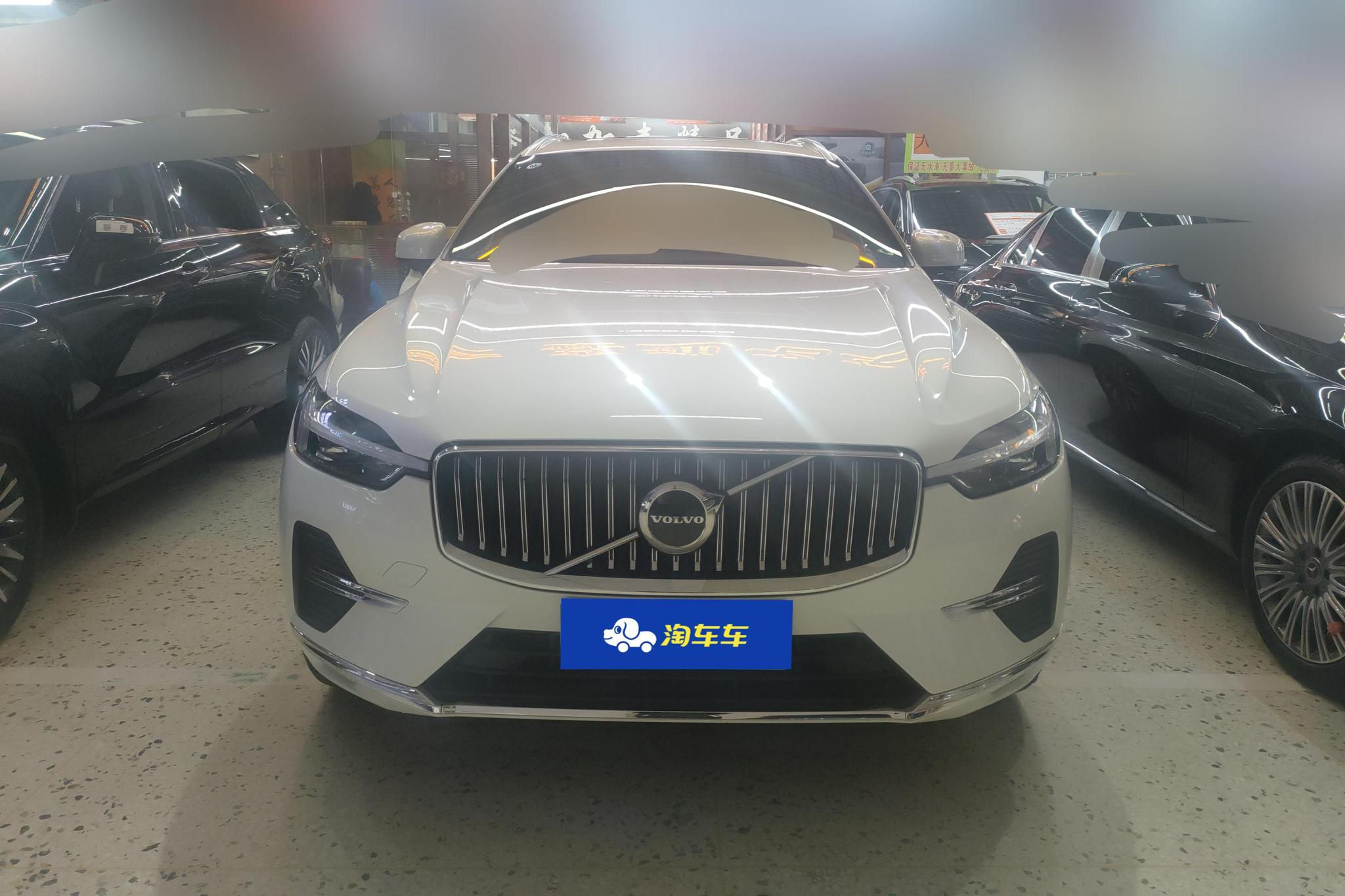Volvo XC60 2023 B5 Luxury