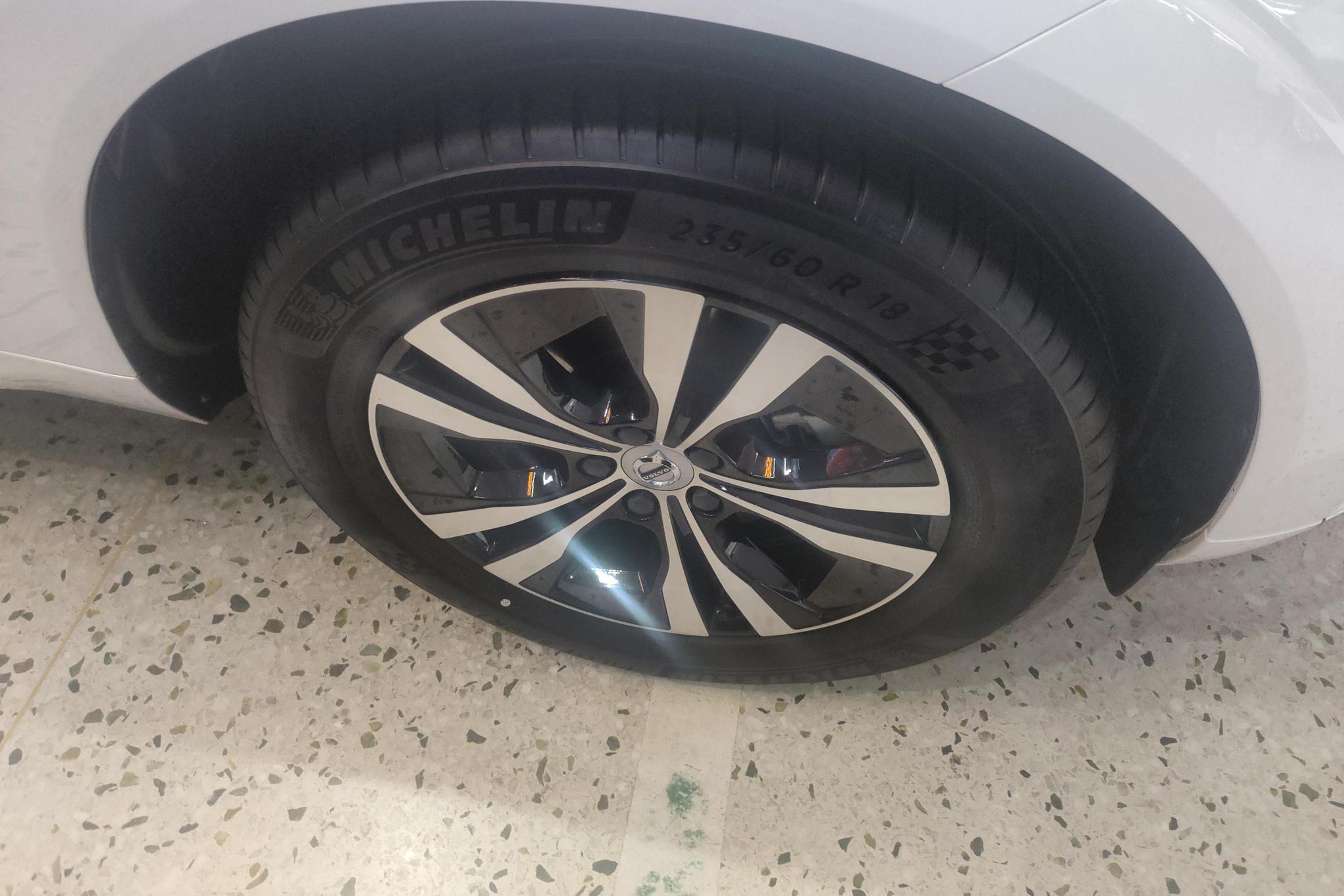 Volvo XC60 2023 B5 Luxury