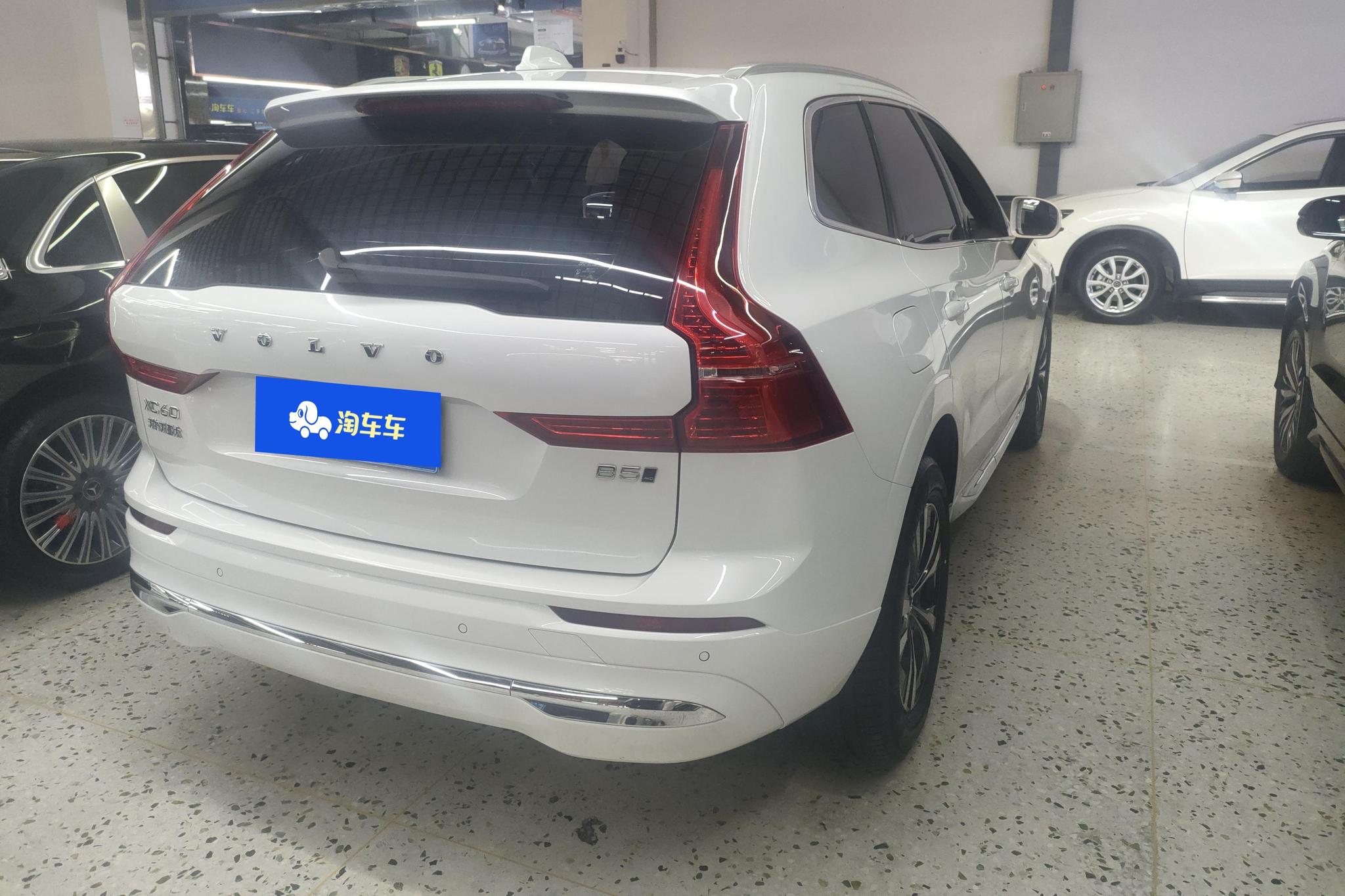 Volvo XC60 2023 B5 Luxury