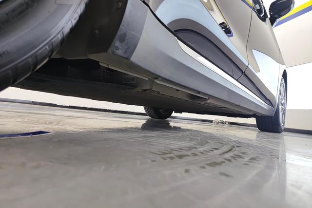 Red flag E-QM5 2023 Черный из Китая, фото 3