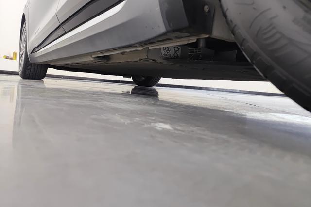 Red flag E-QM5 id 3784935 из Китая 15