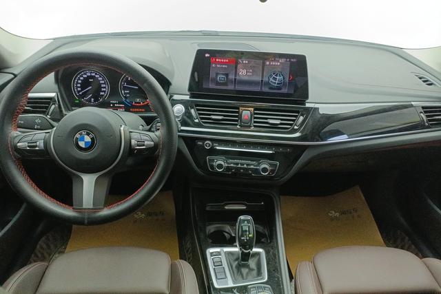 BMW 1 Series 2021 — фото 12
