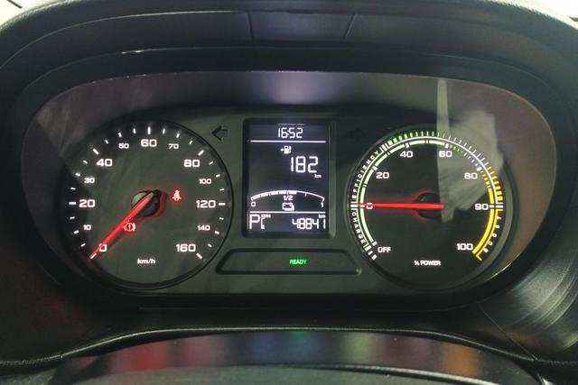 Roewe CLEVER 2022 Белый из Китая, фото 4