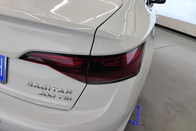 Volkswagen Sagitar id 3784600 из Китая 9