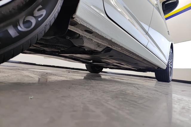 Volkswagen Sagitar id 3784600 из Китая 16