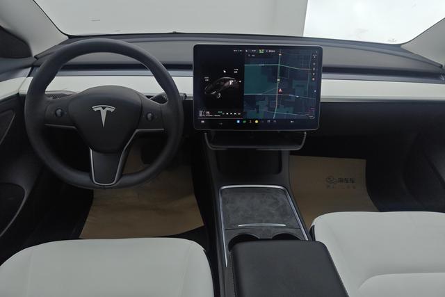Tesla Model 3 2021 — фото 12