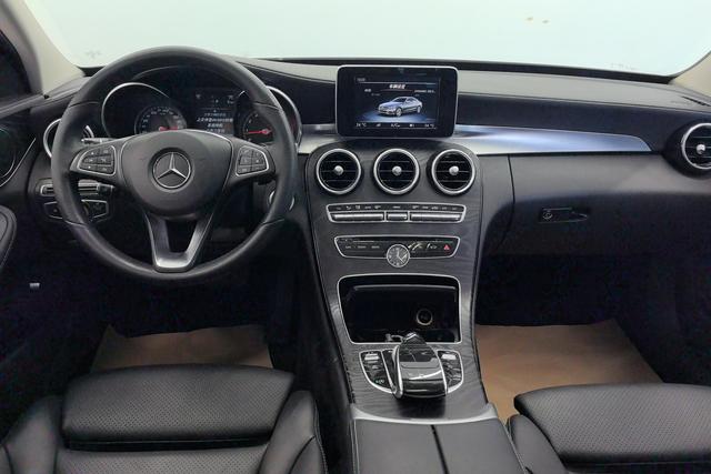 Mercedes Benz C-Class 2017 — фото 12