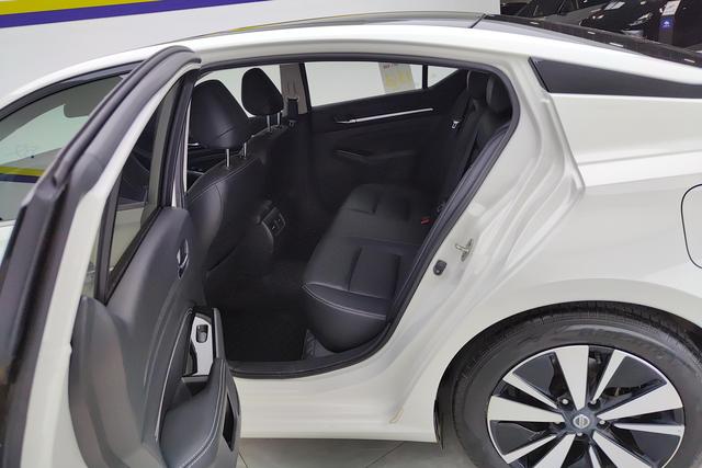 Nissan Teana 2021 2.0 L XL — фото 15