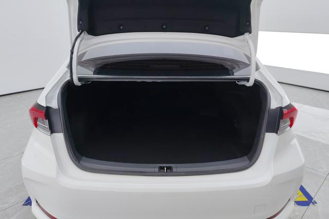 Toyota Corolla 2021 Белый из Китая, фото 2