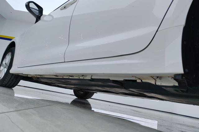 Toyota Corolla 2021 Белый из Китая, фото 3