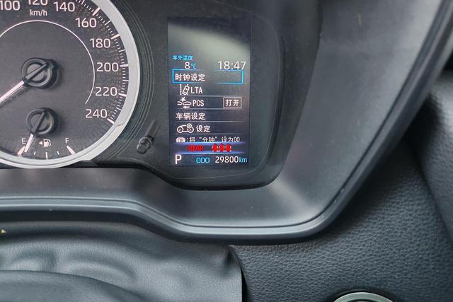 Toyota Corolla id 3791793 из Китая 9