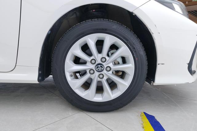 Toyota Corolla id 3791793 из Китая 10