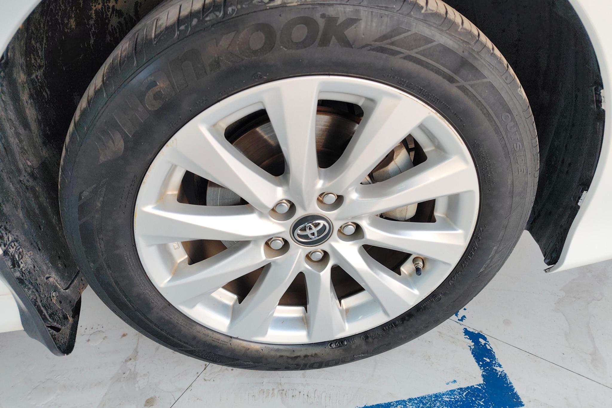 Toyota Camry 2019 2.0G Luxury