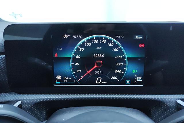 Mercedes Benz A-Class 2019 — фото 15