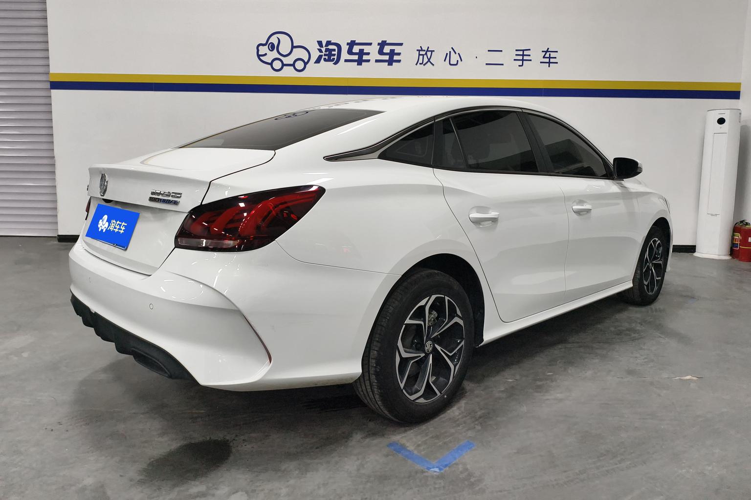 MG MG5 2023 180DVVT CVT
