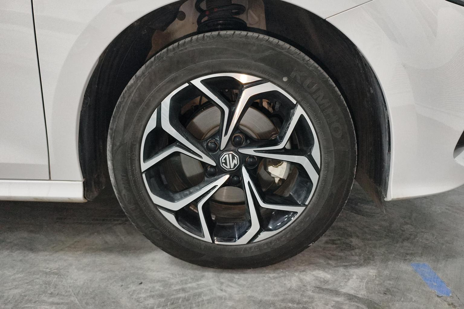 MG MG5 2023 180DVVT CVT