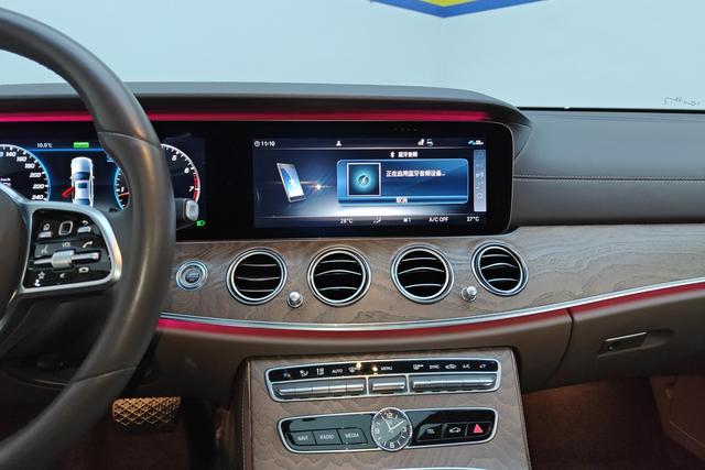 Mercedes Benz E-Class 2020 — фото 12