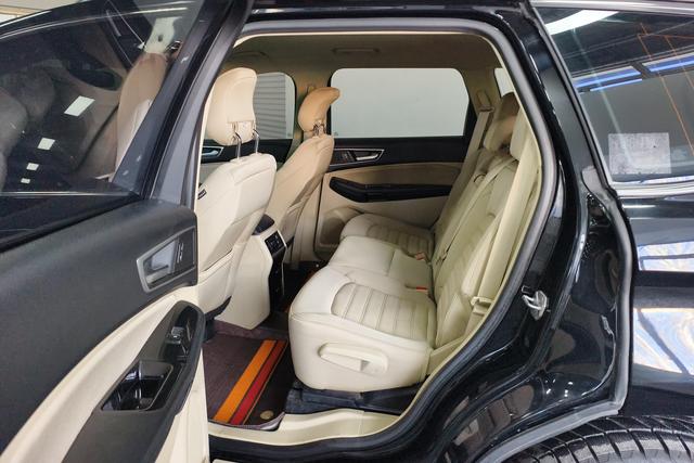 Ford Edge 2018 Eco Boost 245 2 WD 5 V — фото 16