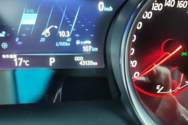 Toyota Camry 2019 — фото 13