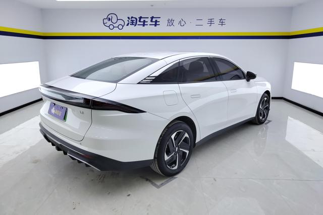 Geely Galaxy L6 2023 — фото 3