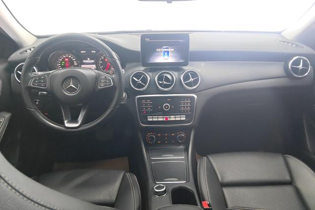 Mercedes Benz GLA 2018 — фото 12