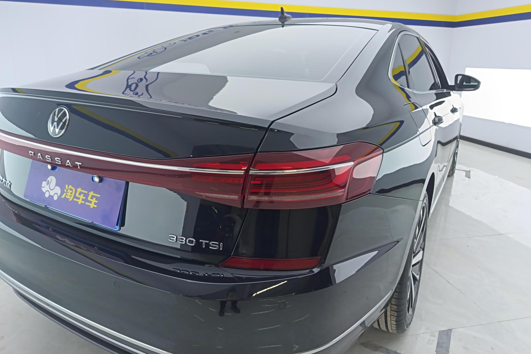 Volkswagen Passat 2023 330TSI Elite
