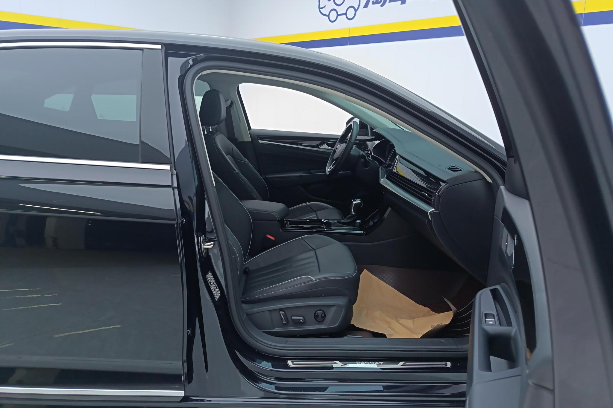 Volkswagen Passat 2023 330TSI Elite