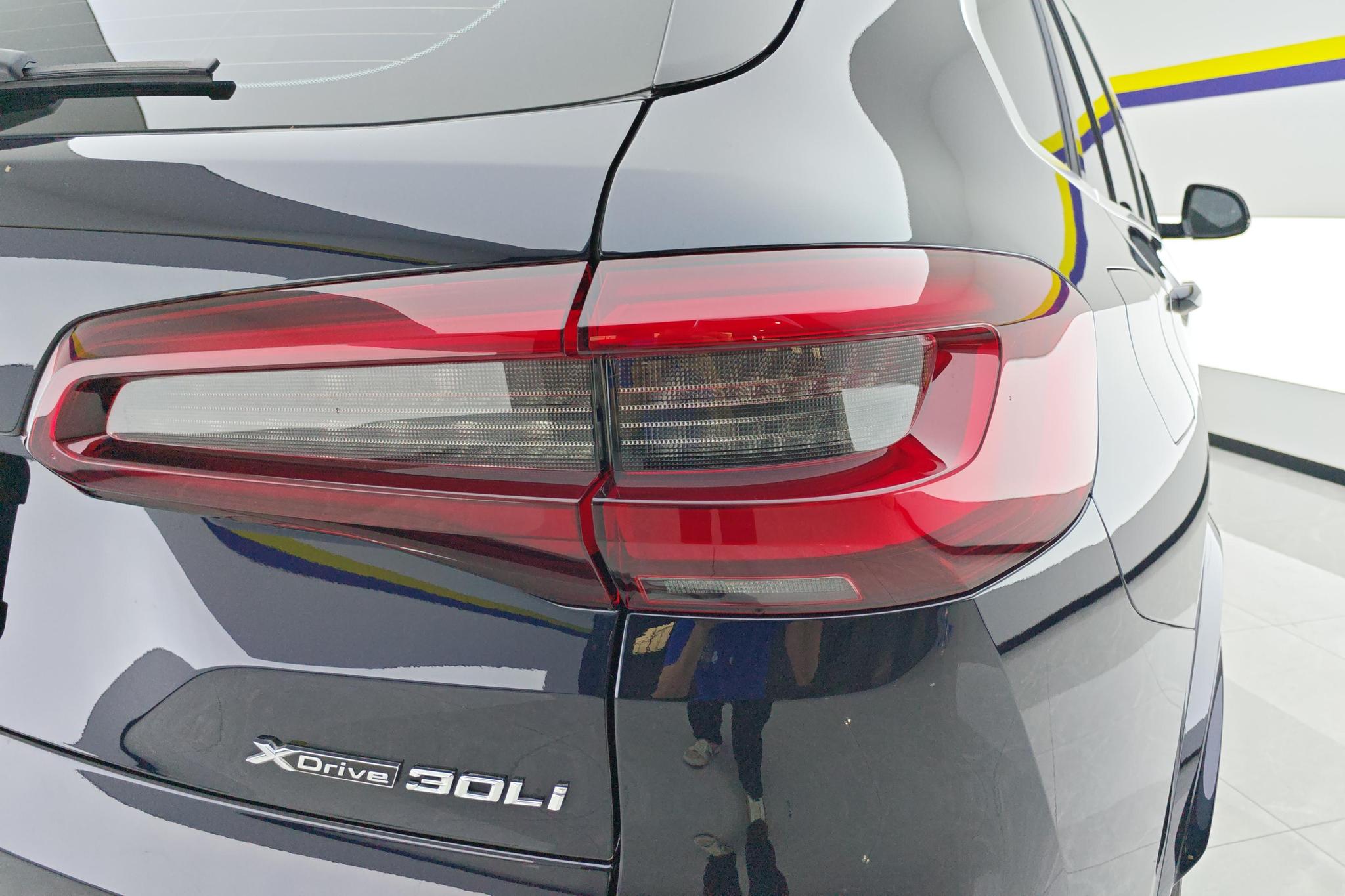 BMW X5 2022 xDrive 30Li Premium M Sport