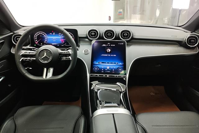 Mercedes-Benz C-Class 2023 C 200 L — фото 12