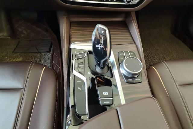 BMW 5 Series — фото 16