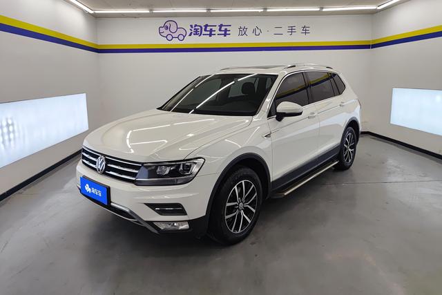 Volkswagen Tiguan L 2018 — фото 1