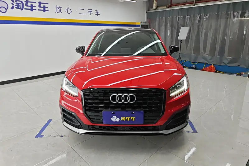 Audi Q2L — фото 2