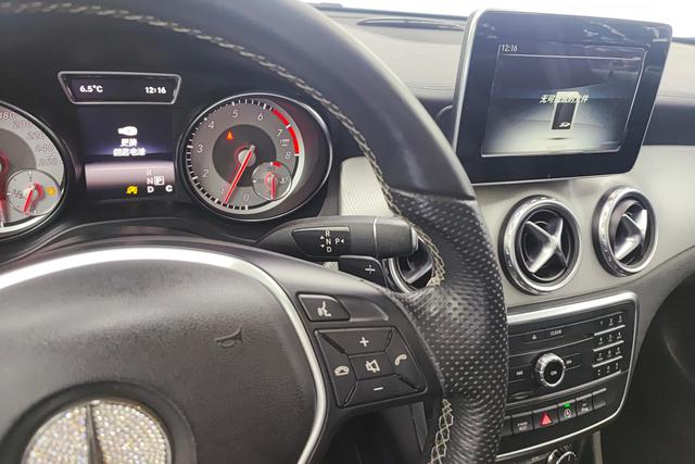 Mercedes Benz GLA 2016 — фото 11