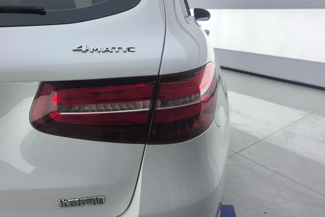 Mercedes-Benz GLC 2019 Белый из Китая