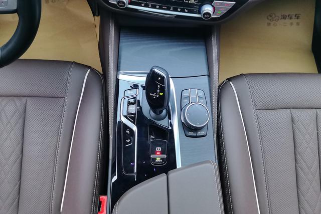 BMW 5-Series 2022 530 Li Leading M — фото 15