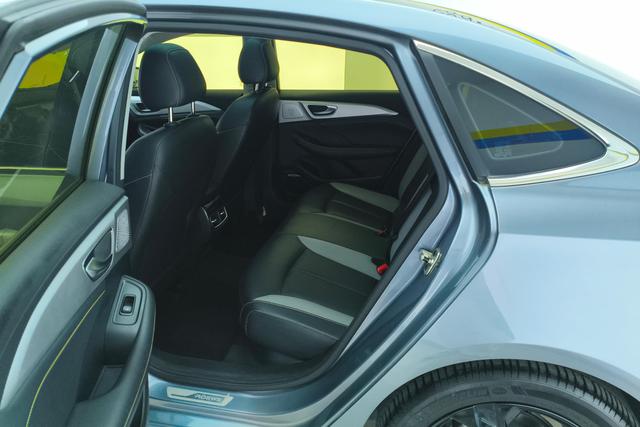 Roewe ei6 MAX Plug-in Hybrid 2020 — фото 16