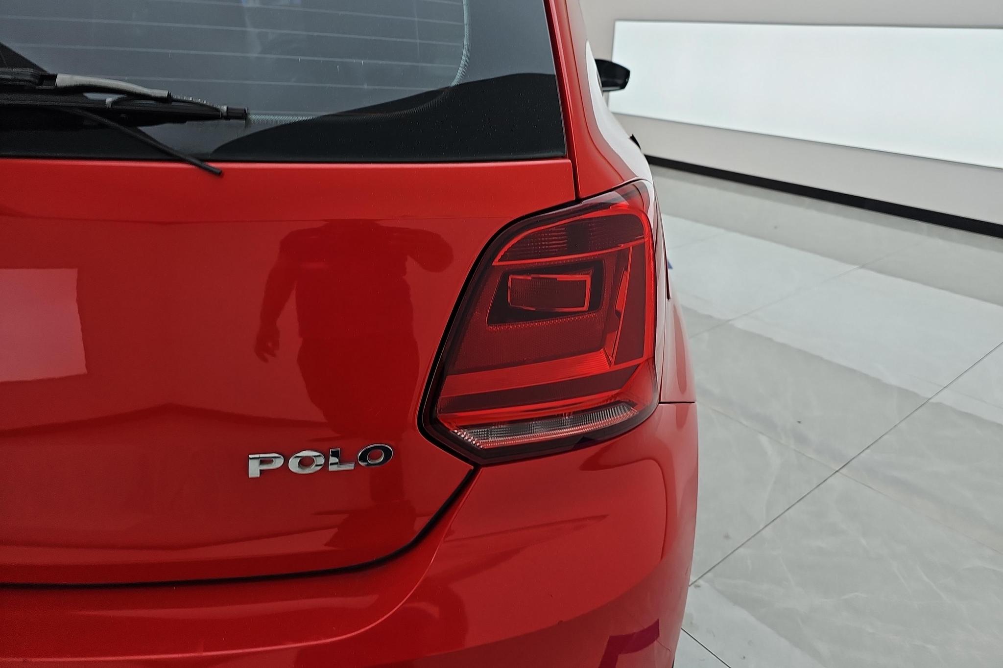 Volkswagen Polo 2016 1.4L MT