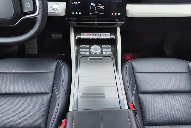 Lincoln Navigator 2023 — фото 11