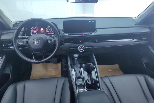 Honda "英 士 派" 可 以 翻 译 为 "Yingshi Pai" 2023 — фото 11