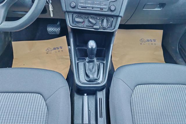 Volkswagen Santana id 3768853 из Китая 9